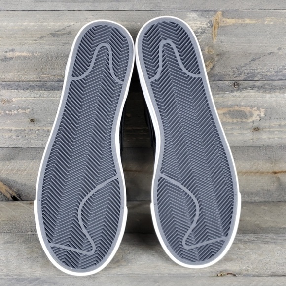 New Women's Nike W Blazar Low SE PRM Sneakers - Picture 6 of 6